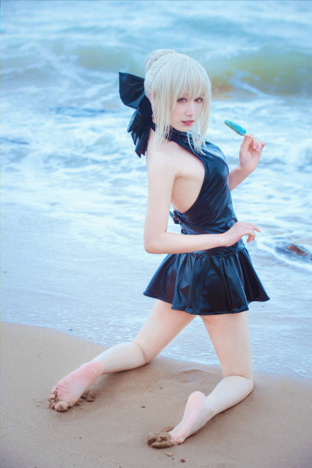 海边泳装 黑化saber水着手办 cosplay