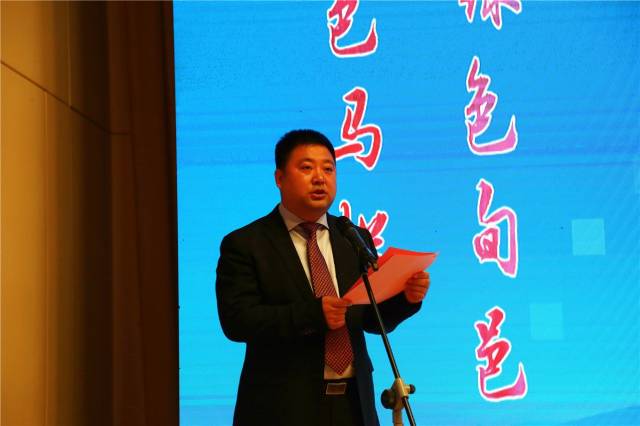 旬邑县委副书记张延武主持会议