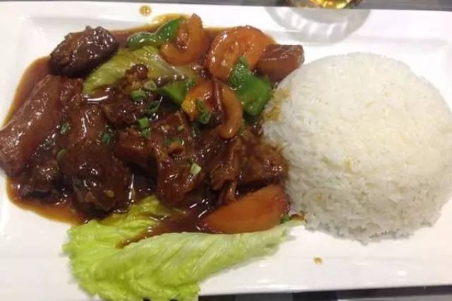 舌尖上的海南——猪脚牛腩饭(一)