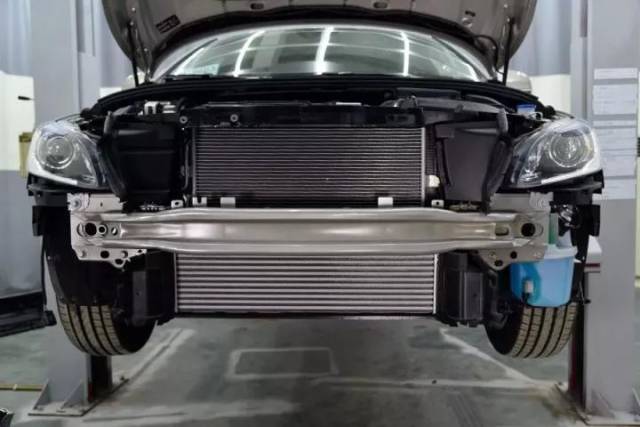 日本车防撞梁是泡沫?可别这么说,那是行人保护!