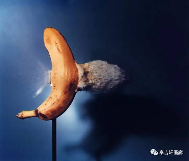 当然,被子弹射击的不仅苹果,还有香蕉.