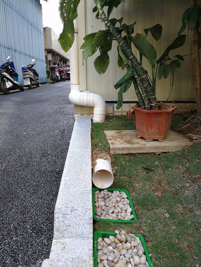 【华蓝机电环保二所】建筑屋面雨水断接技术简介