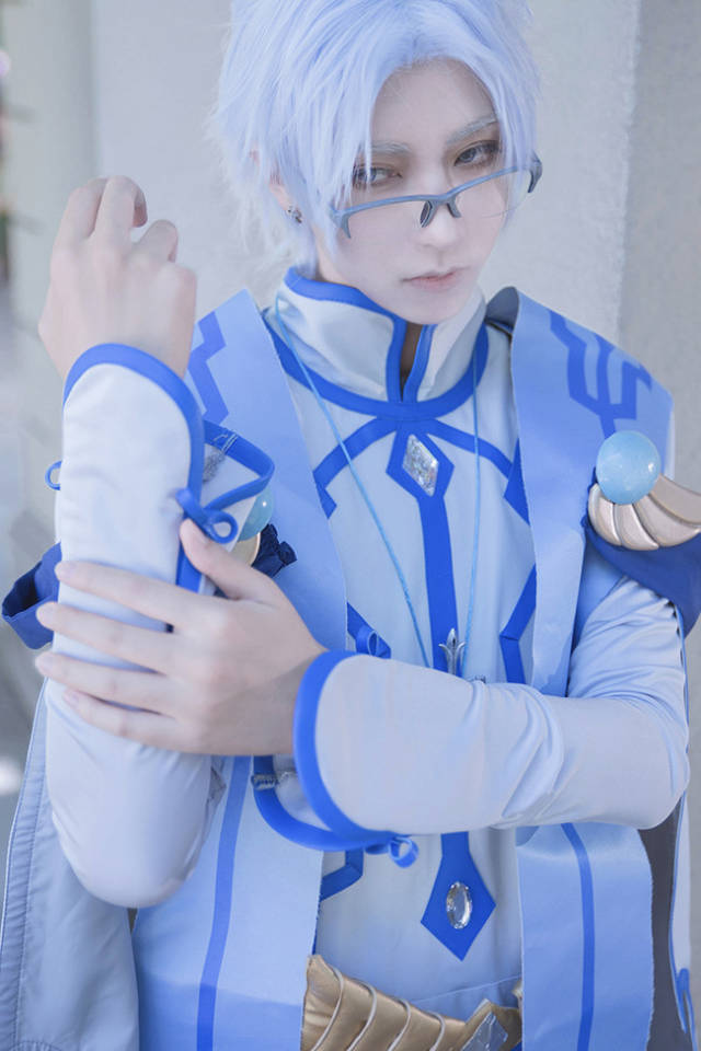 关键词:精选cos 全职高手 石不转cos 点击"阅读原文" ,你比别的玩家