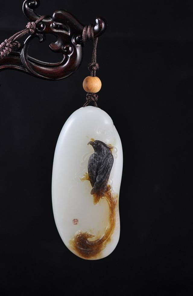 极美的俏色的和田玉,其俏色巧雕艺术可追述三千多年前!