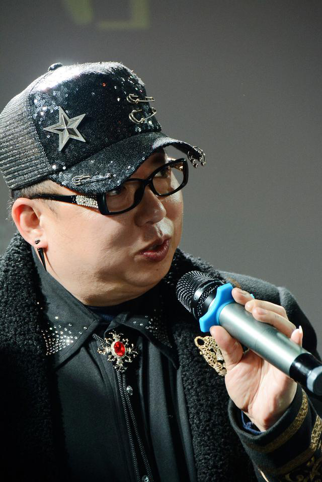 彭波 演员彭波以《疯狂的石头》中"谢小萌"一角走红,并出演《大秦帝国