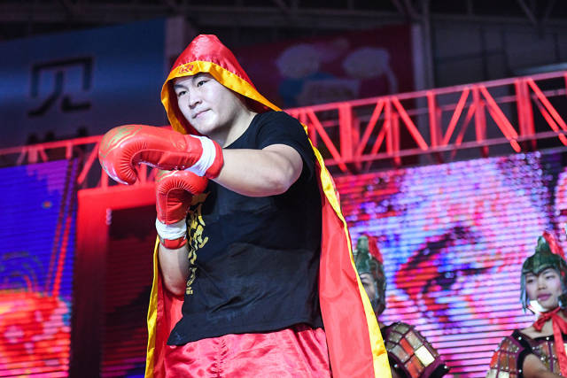 独家采访 |"师傅的严厉和妈妈的支持,是对我最大的帮助"——牟海鹏