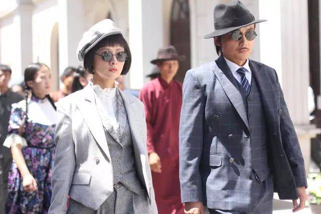 出品人张文萍,知名演员张洪睿,葛玟希,王靖云共同出席,为《守护者