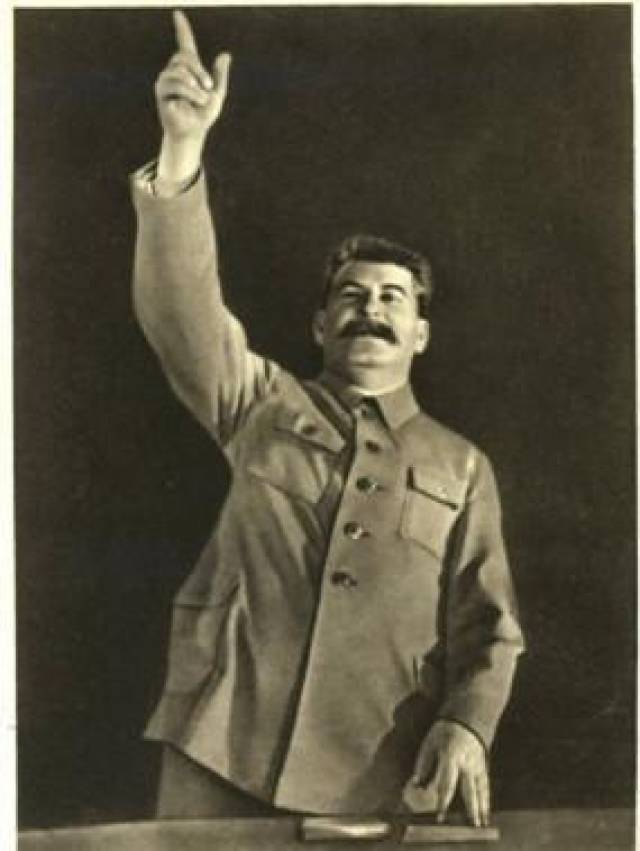 斯大林坚信德军就算想进攻苏联,至少也会在解决英国之后的,希特勒不会