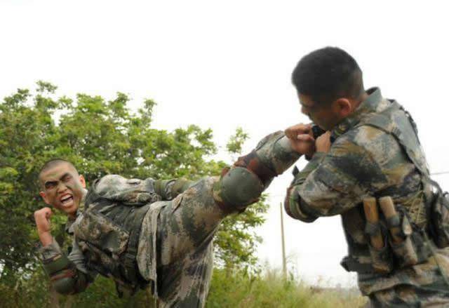 一名特种兵军人能和多少一般人徒手搏斗真实测试告诉你
