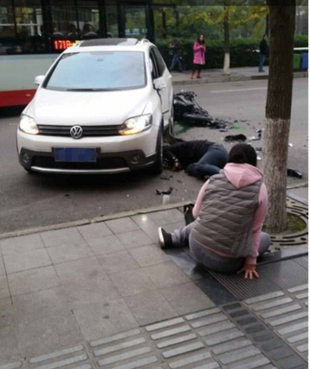 又出交通事故成都天府软件园发生惨烈车祸一车主当场身亡