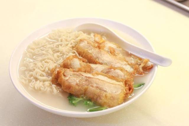 重天"的幸福感 上面吃的都是包点,点心比较dry 我就更喜欢吃汤面汤粉