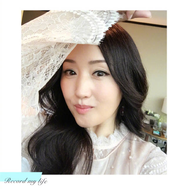 杨钰莹怎么还不老?90后都开始长白头发了