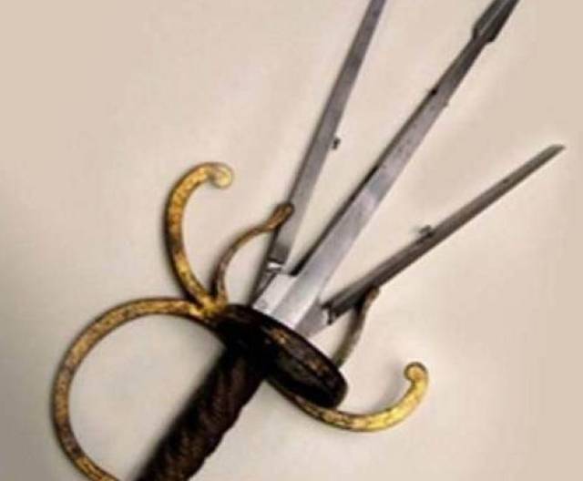 枪炮都为之逊色的10款冷兵器，造型奇特，威力惊人_搜狐网