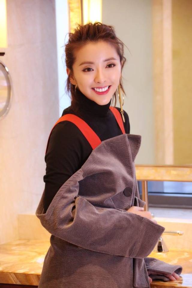 黄小蕾回成都宣传《这就是命》 角色用女儿的名字能缓解思念