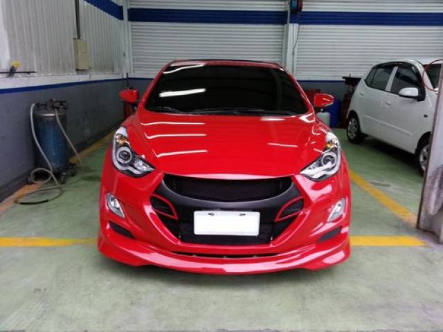 现代elantra1.8 劲装风格