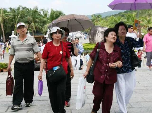 老年旅游：拓展旅游服务业态，增进老年人福祉