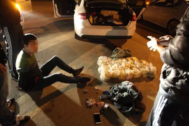 11月4日,西盟县公安局破获一起特大运输毒品案,缴获毒品冰毒片剂30.