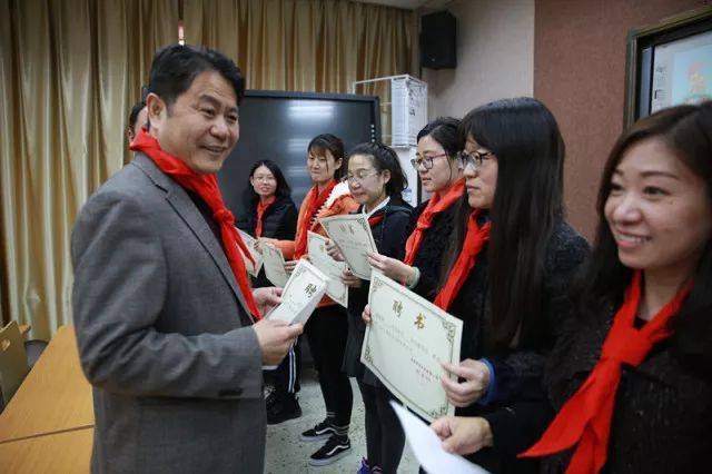 【十九大】感恩十九大 扬帆正起航—济南市市中区育秀小学少先队