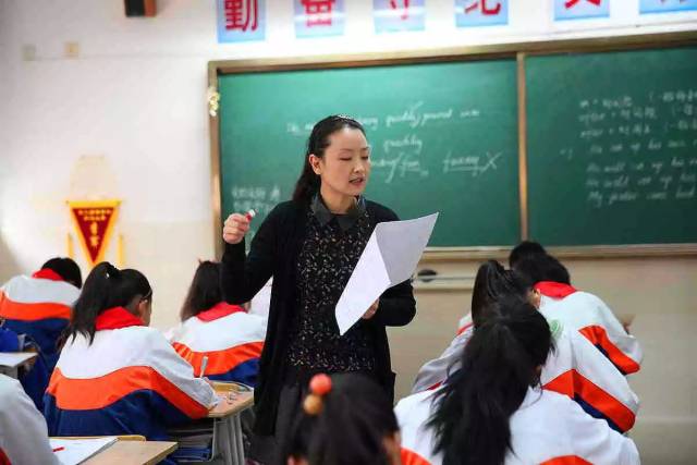 【教师风采】宝山区第七届教学能手 韩艳萍(中学英语)