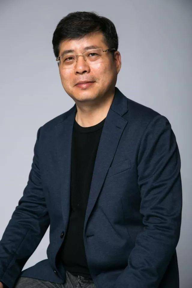 河姆渡总裁华建刚三次创业锻造智能建筑行业的时代传奇