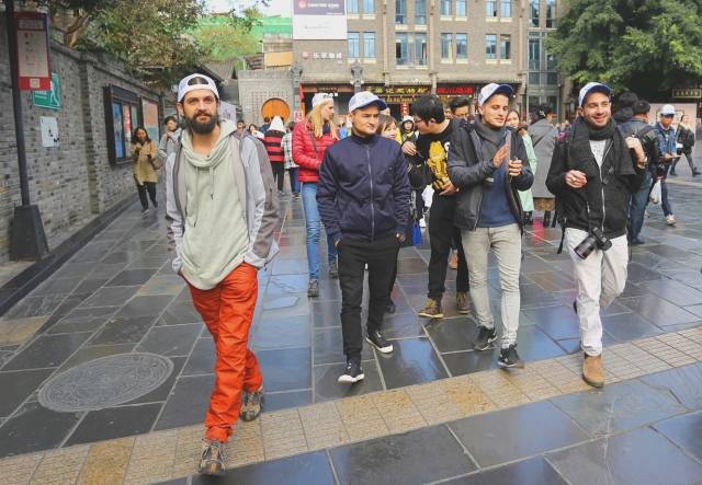 这群外国人,被成都的这样东西圈了粉