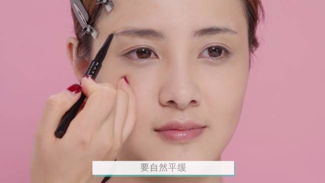 赵丽颖妆容堪称圆脸整容级别?看了最后一张