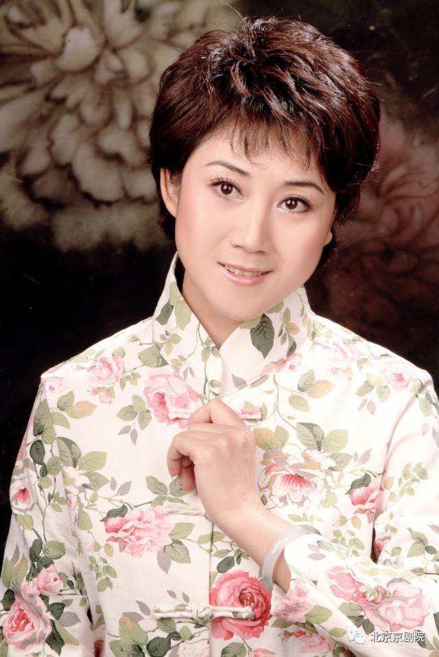中国戏剧梅花奖获得者,第三届中国京剧优秀青年演员研究生班研究生.