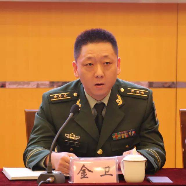 扬州市公安消防支队金卫副支队长对我校学生公寓义务消防队的成立表示