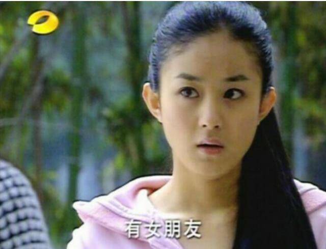 赵丽颖做的发际线是崩坏了吗?额头和以前不一