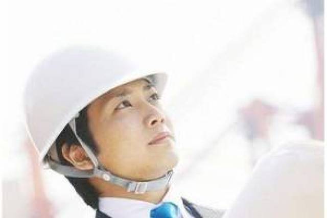 不清楚的请看工程师职称评定网http://www.08168.cn 对你肯定有帮助!