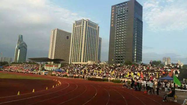 浙江省治安先进单位 浙江省卫生单位 浙江省绍兴市文明学校 绍兴市