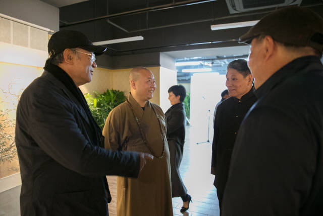 佛教协会副会长,中国佛教协会文化艺术委员会主任,上海玉佛禅寺方丈