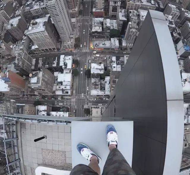 有这么大的勇气,从高空纵身一跃,还有什么事儿是不能面对的呢?