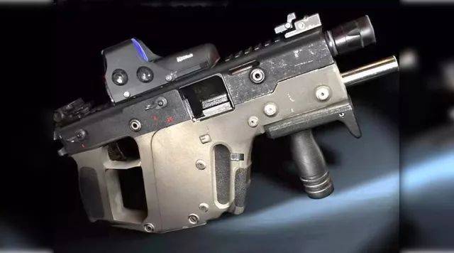 冲锋枪里的短剑科幻派krissvector冲锋枪成功解决了后座力和枪口上跳