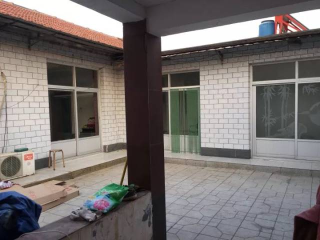 (王女士:1730530124) ▼ 【出租 整租】平房出租: 小哈佛幼儿园南三间