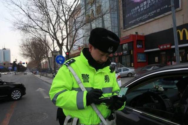 背街里巷也别乱停车!长春交警两万多个电子眼实时抓拍(附图片)