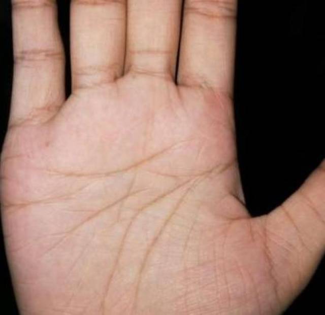 千万注意了,手握"三角形"的人,不论男女,注定是手握亿万之财