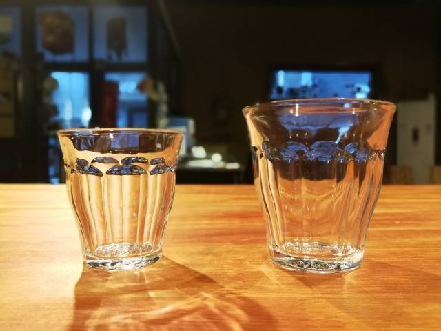 piccolo短笛拿铁冬季时尚饮品中的小而美