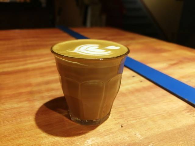 piccolo短笛拿铁冬季时尚饮品中的小而美