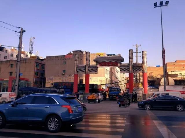 三爻：南郊最热闹的城中村，鱼龙混杂的小社会。_搜狐网
