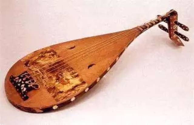 大弦嘈嘈如急雨,小弦切切如私语