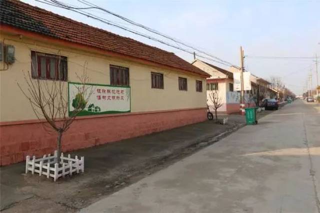 铺集镇松园村村委为村民"新事新办"提供了场所 三,坚持以人为本,赢得