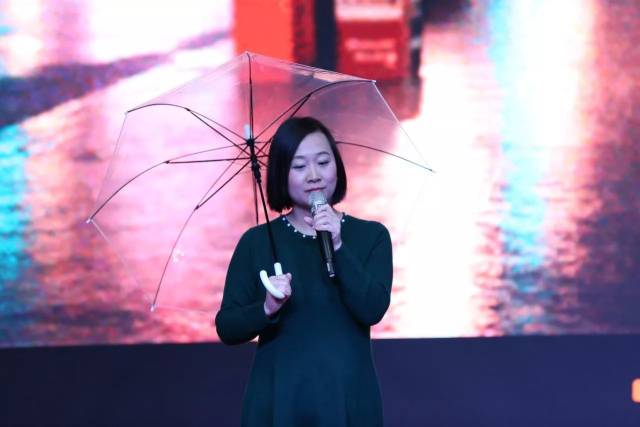 江思颖老师演唱《冬季到台北来看雨》