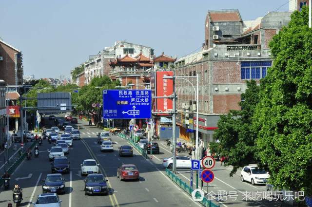 泉州涂门街 涂门街位于泉州市区中心地带,东起温陵路,西至中山路,全长