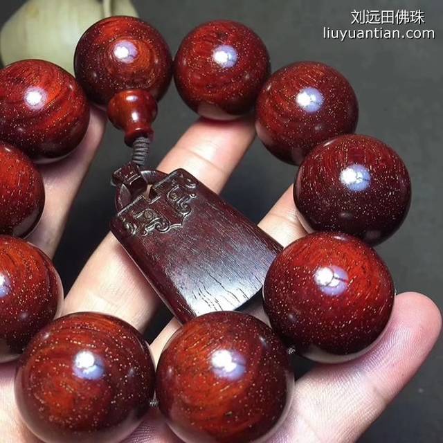 小叶紫檀佛珠:一颗智慧之心的修行历程