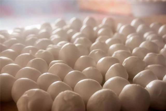 垂涎三尺,克东下屯吃豆包