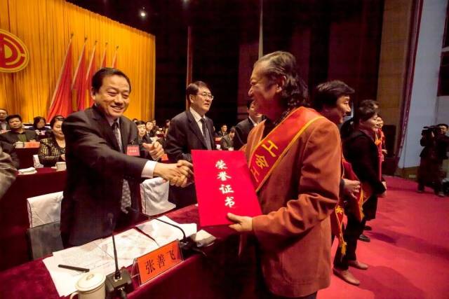 李世奎以国家及省市自然风光,人文遗存,民俗风情,安电企业文化为素材