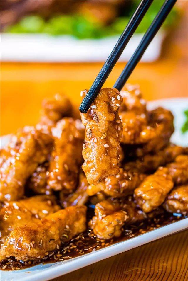 滋味肉的有点湿润版蒙古宅肉的意思,汤汁 咸中带甜,应该是一道大众都