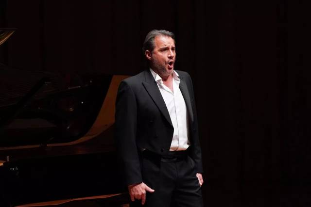 达姆娆唱响北京城亚洲巡演收官演出现场