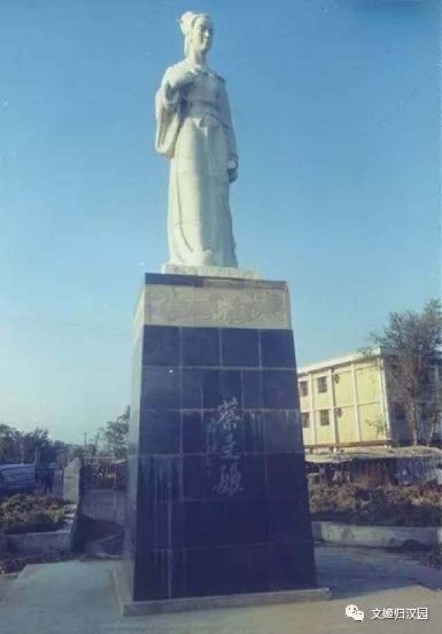 邀请王今栋先生设计2008年李旭投资兴建的蔡邕蔡文姬纪念馆(开封杞县
